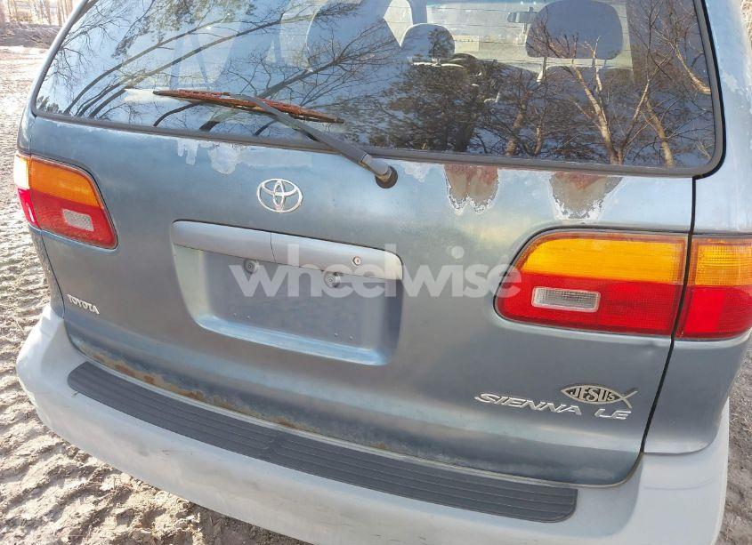 Photo 6 of 2000 Toyota Sienna LE (VIN 4T3ZF13C5YU181671)