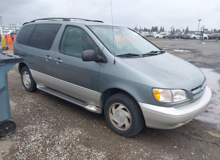 2000 Toyota Sienna XLE (VIN 4T3ZF13C5YU187051) main photo