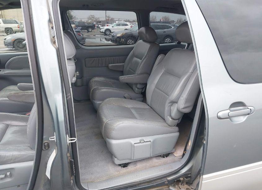 Photo 8 of 2000 Toyota Sienna XLE (VIN 4T3ZF13C5YU187051)