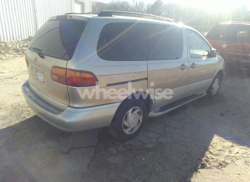 Photo 4 of 2000 Toyota Sienna XLE (VIN 4T3ZF13C5YU196543)