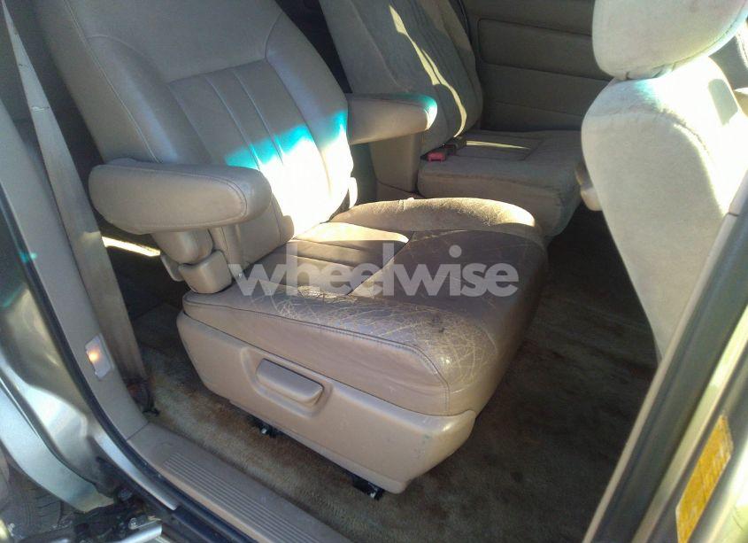 Photo 8 of 2000 Toyota Sienna XLE (VIN 4T3ZF13C5YU196543)