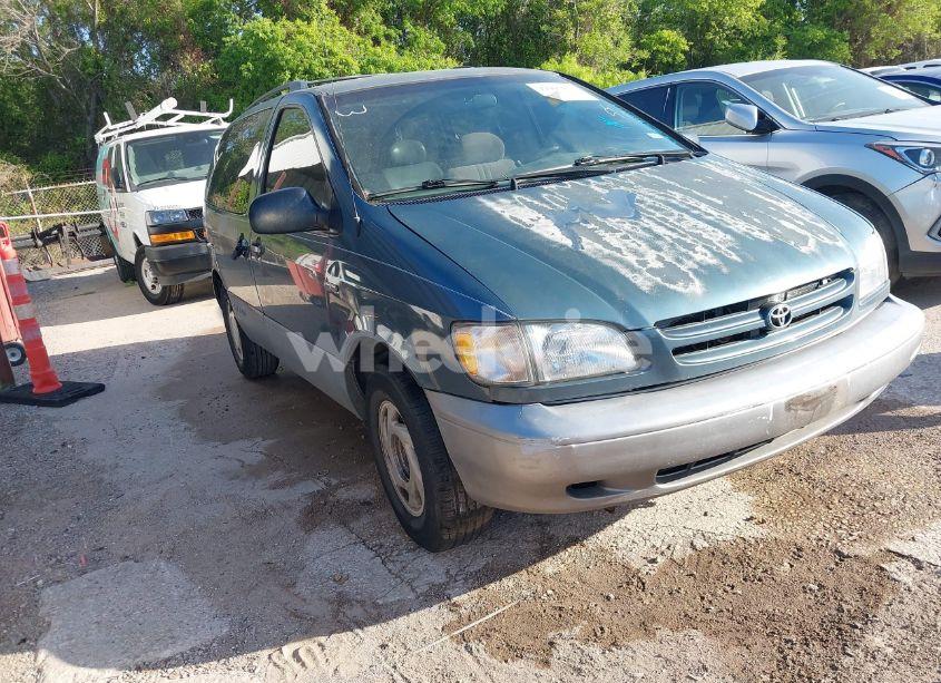 2000 Toyota Sienna LE (VIN 4T3ZF13C5YU217679) main photo