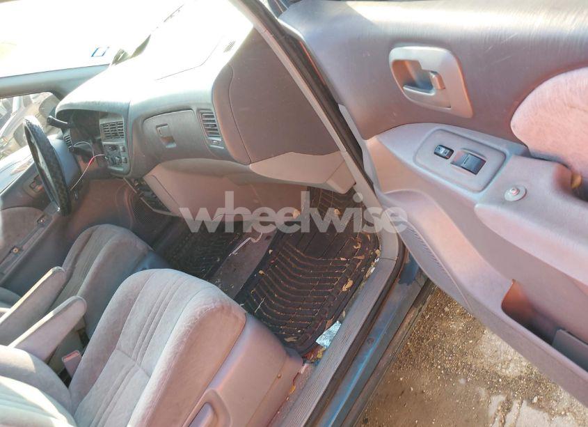Photo 5 of 2000 Toyota Sienna LE (VIN 4T3ZF13C5YU217679)