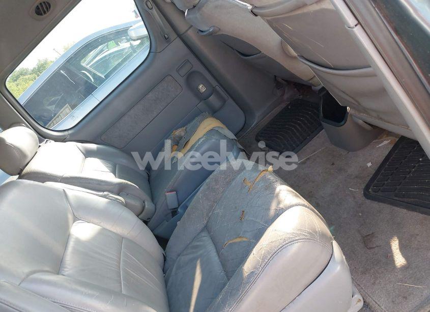Photo 8 of 2000 Toyota Sienna LE (VIN 4T3ZF13C5YU217679)
