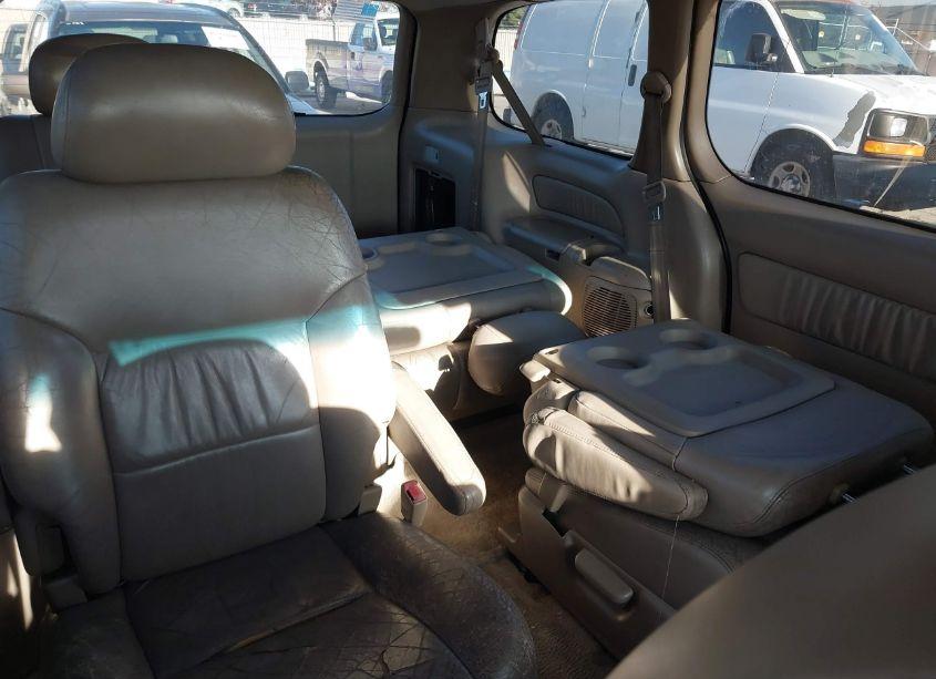 Photo 8 of 2000 Toyota Sienna XLE (VIN 4T3ZF13C5YU306524)