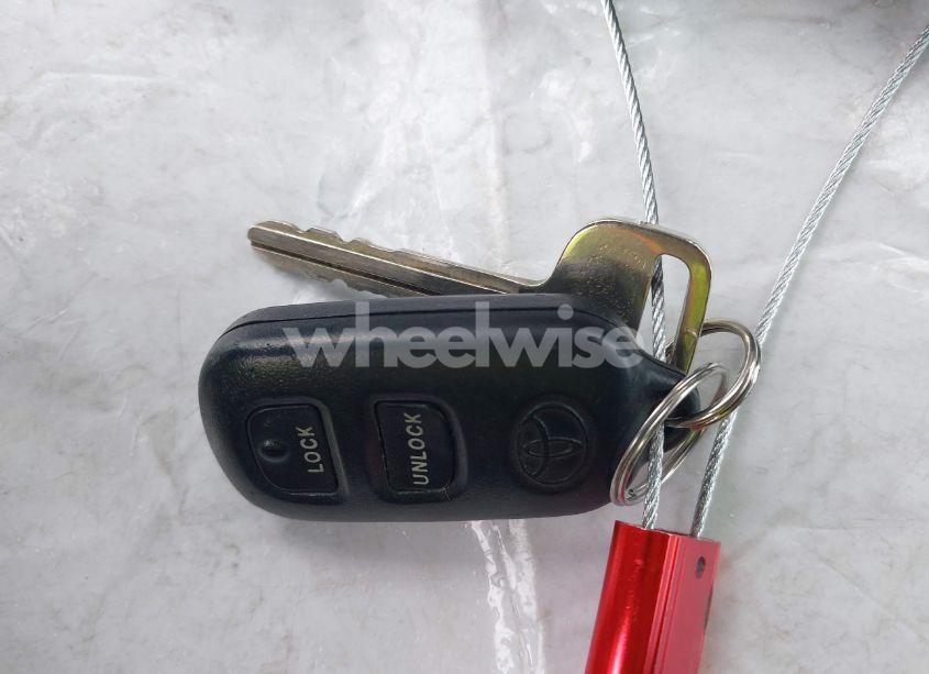 Photo 11 of 2000 Toyota Sienna LE (VIN 4T3ZF13C5YU315823)