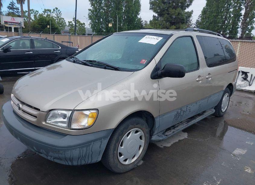 Photo 6 of 2000 Toyota Sienna LE (VIN 4T3ZF13C5YU315823)