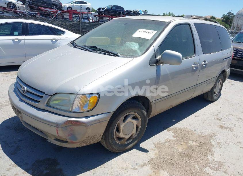 Photo 2 of 2001 Toyota Sienna XLE (VIN 4T3ZF13C61U393209)