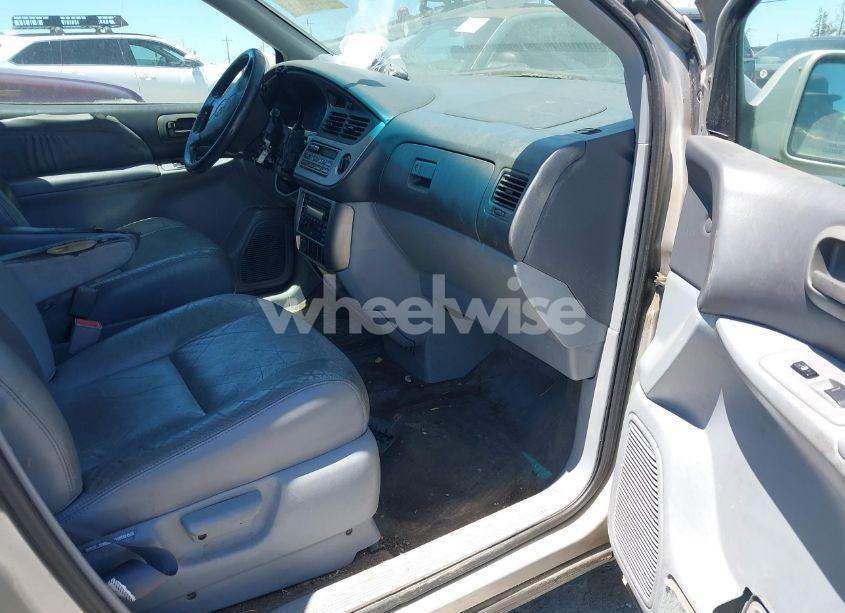 Photo 5 of 2001 Toyota Sienna XLE (VIN 4T3ZF13C61U393209)