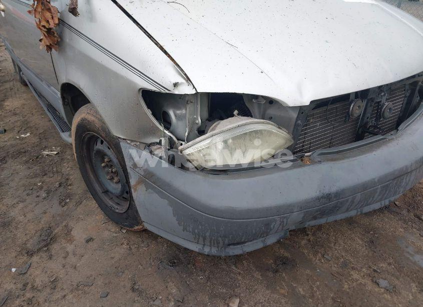 Photo 13 of 2002 Toyota Sienna LE (VIN 4T3ZF13C62U439879)