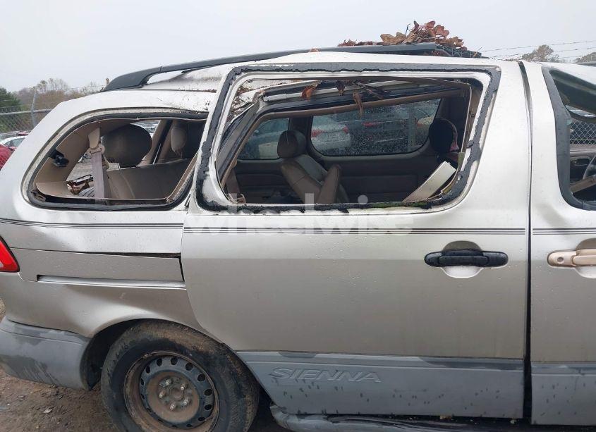 Photo 16 of 2002 Toyota Sienna LE (VIN 4T3ZF13C62U439879)