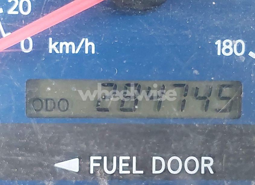 Photo 16 of 2002 Toyota Sienna XLE (VIN 4T3ZF13C62U444564)