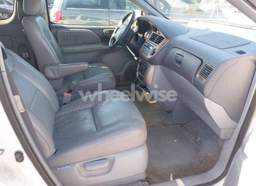 Photo 5 of 2002 Toyota Sienna XLE (VIN 4T3ZF13C62U444564)