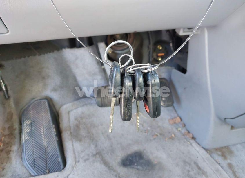 Photo 11 of 2002 Toyota Sienna XLE (VIN 4T3ZF13C62U496793)