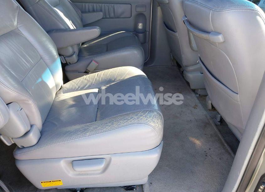 Photo 8 of 2002 Toyota Sienna XLE (VIN 4T3ZF13C62U496793)