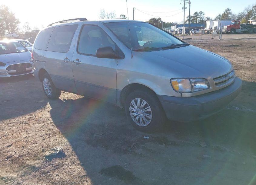 2003 Toyota Sienna LE (VIN 4T3ZF13C63U518020) main photo