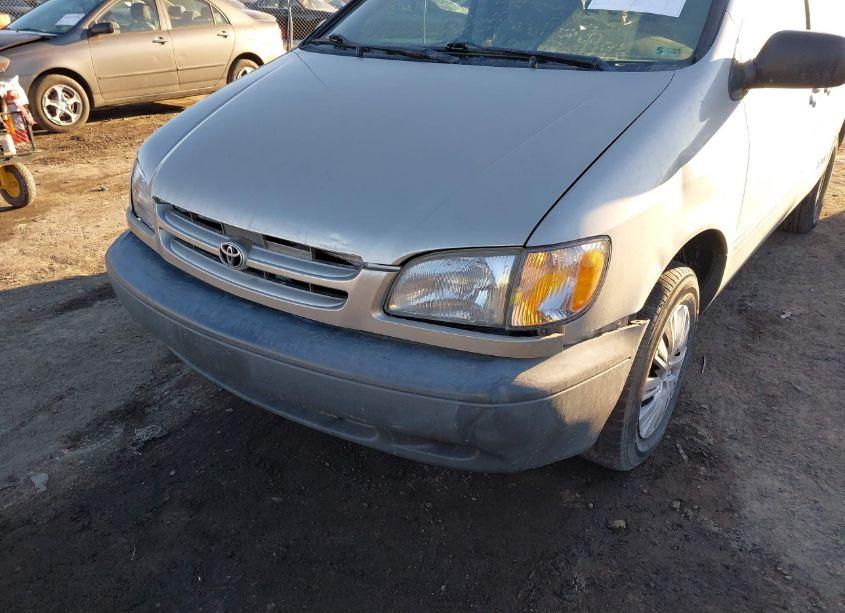 Photo 6 of 2003 Toyota Sienna LE (VIN 4T3ZF13C63U518020)
