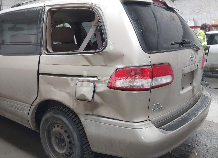 Photo 6 of 2003 Toyota Sienna LE (VIN 4T3ZF13C63U533939)