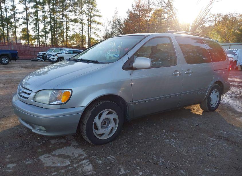 Photo 2 of 2003 Toyota Sienna XLE (VIN 4T3ZF13C63U542186)