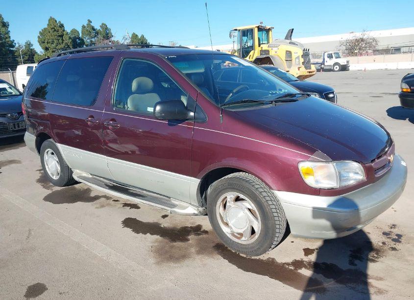 1998 Toyota Sienna XLE (VIN 4T3ZF13C6WU029251) main photo