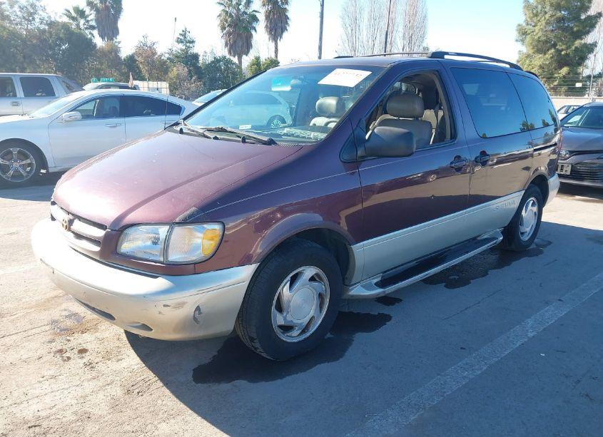 Photo 2 of 1998 Toyota Sienna XLE (VIN 4T3ZF13C6WU029251)