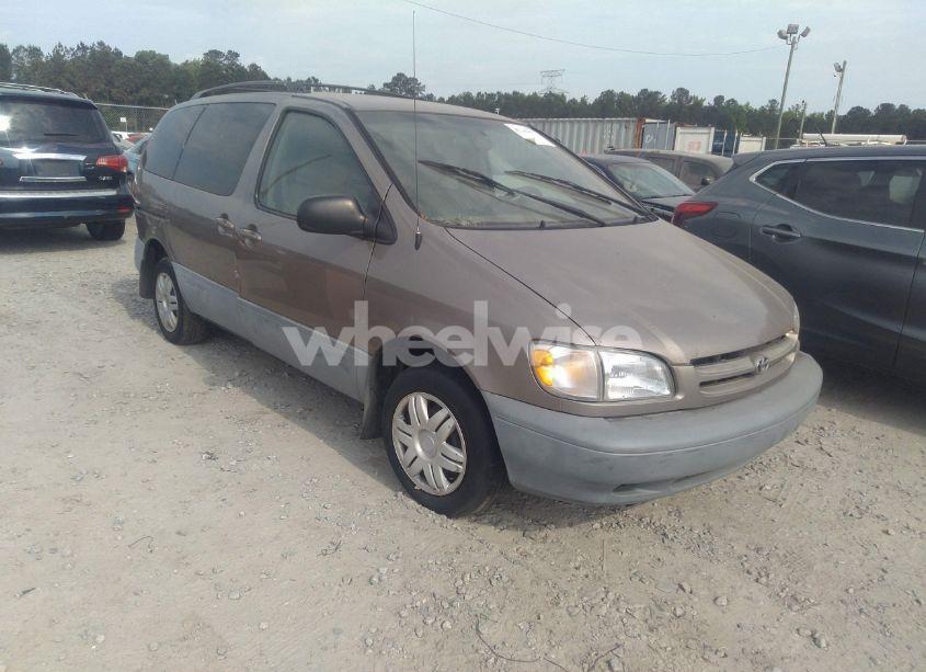 1999 Toyota Sienna LE (VIN 4T3ZF13C6XU098149) main photo