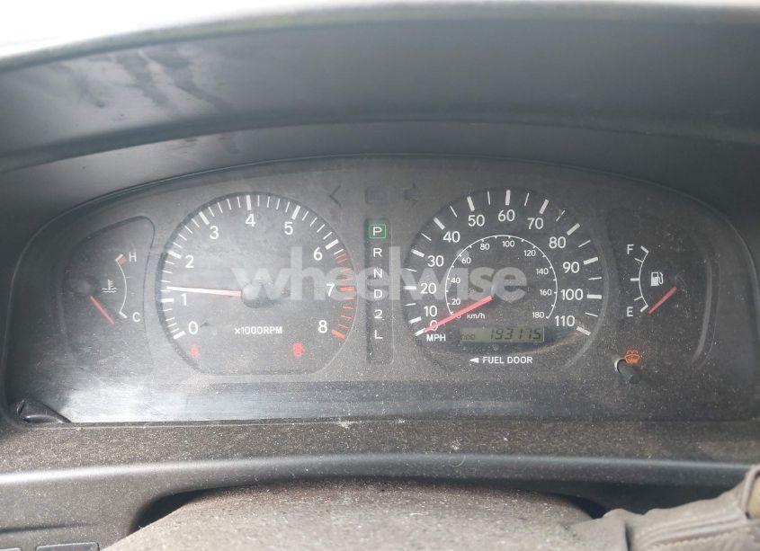 Photo 7 of 1999 Toyota Sienna LE (VIN 4T3ZF13C6XU098149)