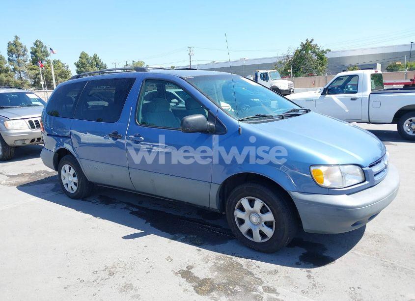 1999 Toyota Sienna LE/XLE (VIN 4T3ZF13C6XU159760) main photo