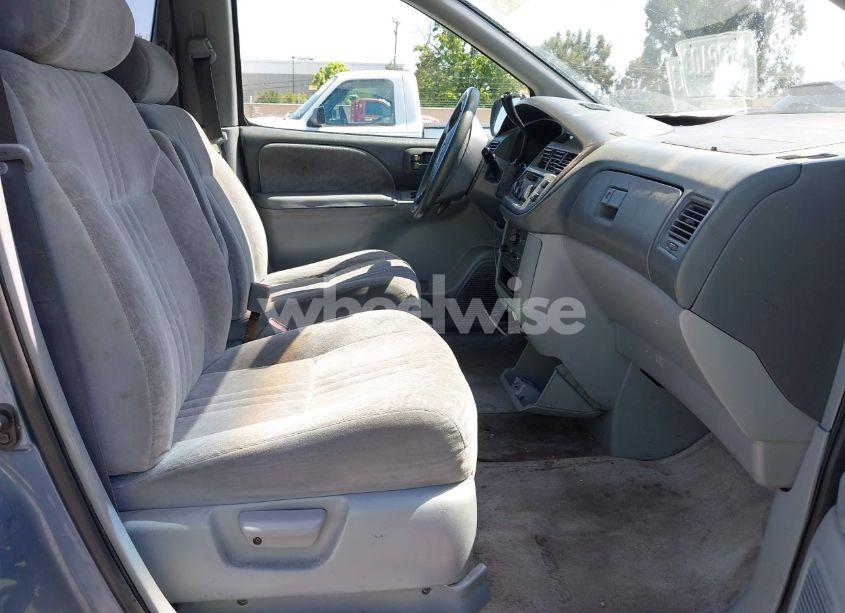 Photo 5 of 1999 Toyota Sienna LE/XLE (VIN 4T3ZF13C6XU159760)