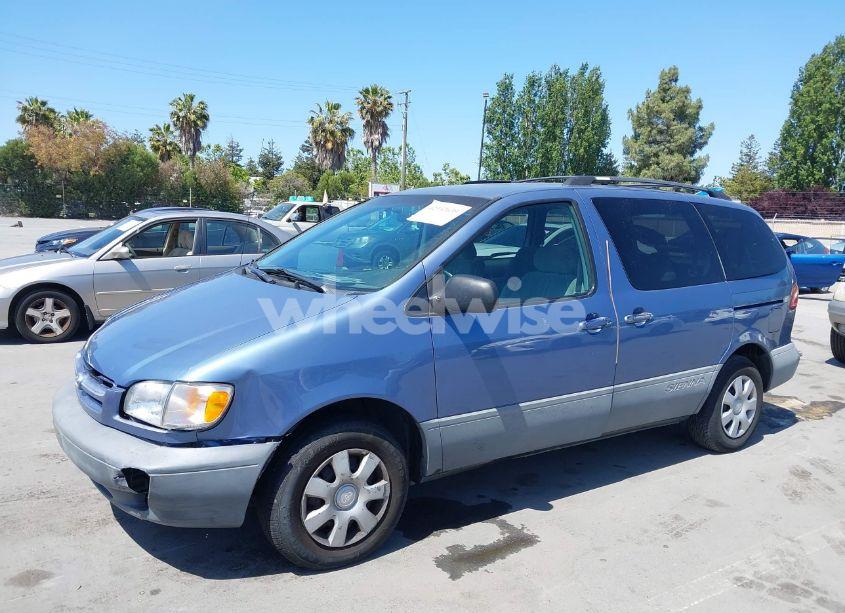 Photo 6 of 1999 Toyota Sienna LE/XLE (VIN 4T3ZF13C6XU159760)