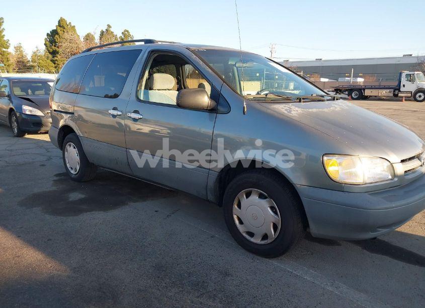 2000 Toyota Sienna LE (VIN 4T3ZF13C6YU192324) main photo