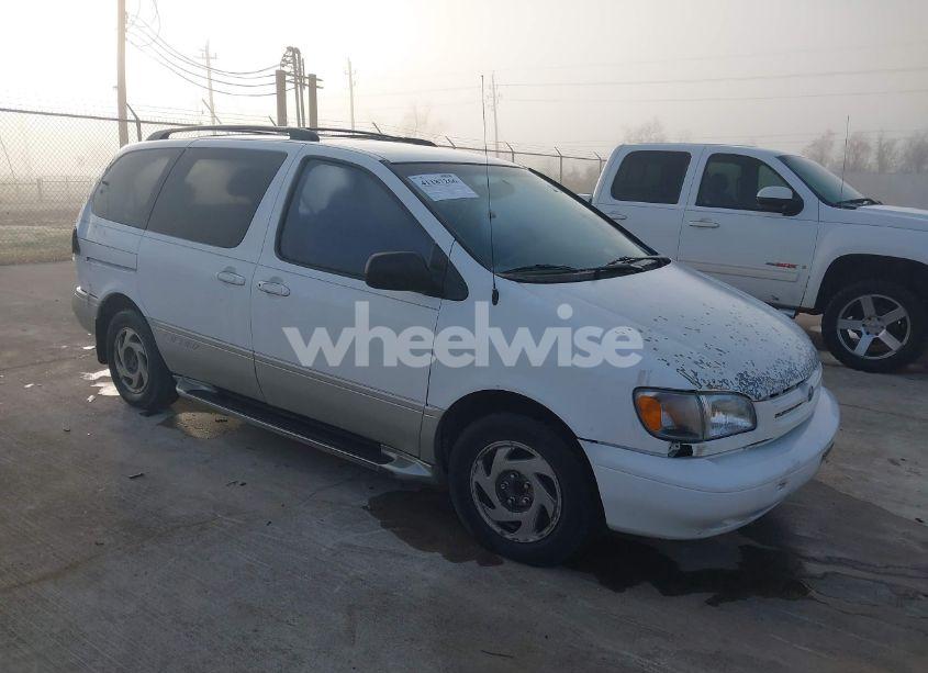 2000 Toyota Sienna LE/XLE (VIN 4T3ZF13C6YU270701) main photo