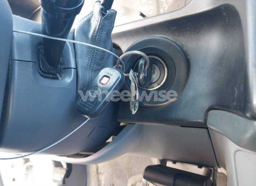 Photo 11 of 2000 Toyota Sienna LE/XLE (VIN 4T3ZF13C6YU270701)