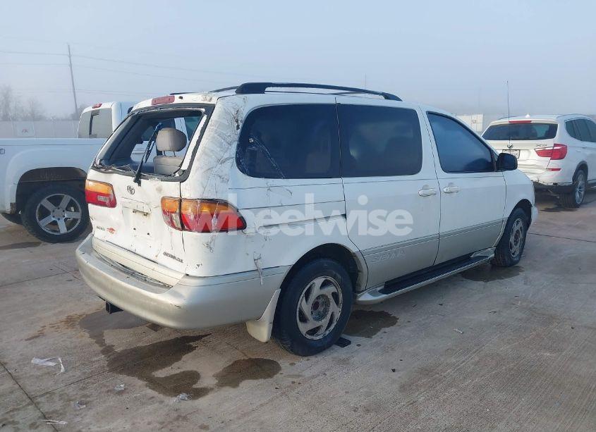 Photo 4 of 2000 Toyota Sienna LE/XLE (VIN 4T3ZF13C6YU270701)