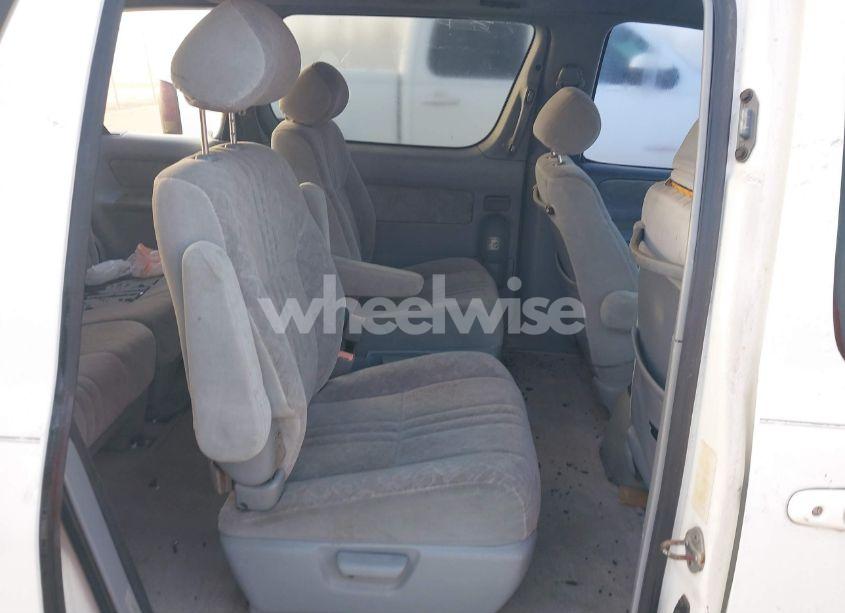 Photo 8 of 2000 Toyota Sienna LE/XLE (VIN 4T3ZF13C6YU270701)
