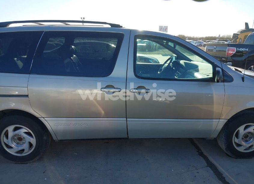 Photo 14 of 2000 Toyota Sienna XLE (VIN 4T3ZF13C6YU299793)