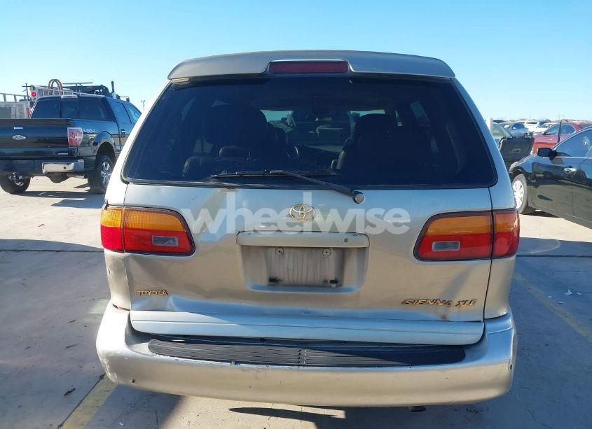 Photo 17 of 2000 Toyota Sienna XLE (VIN 4T3ZF13C6YU299793)
