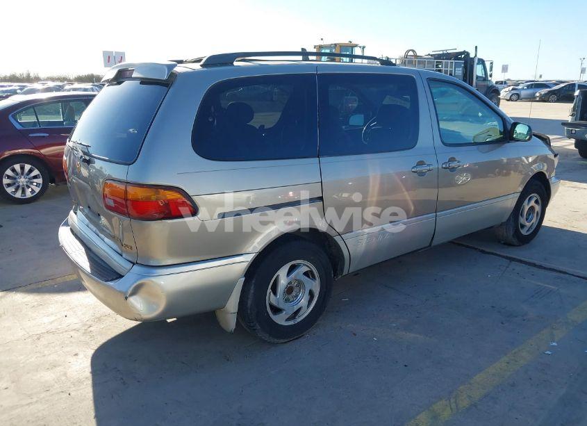 Photo 4 of 2000 Toyota Sienna XLE (VIN 4T3ZF13C6YU299793)