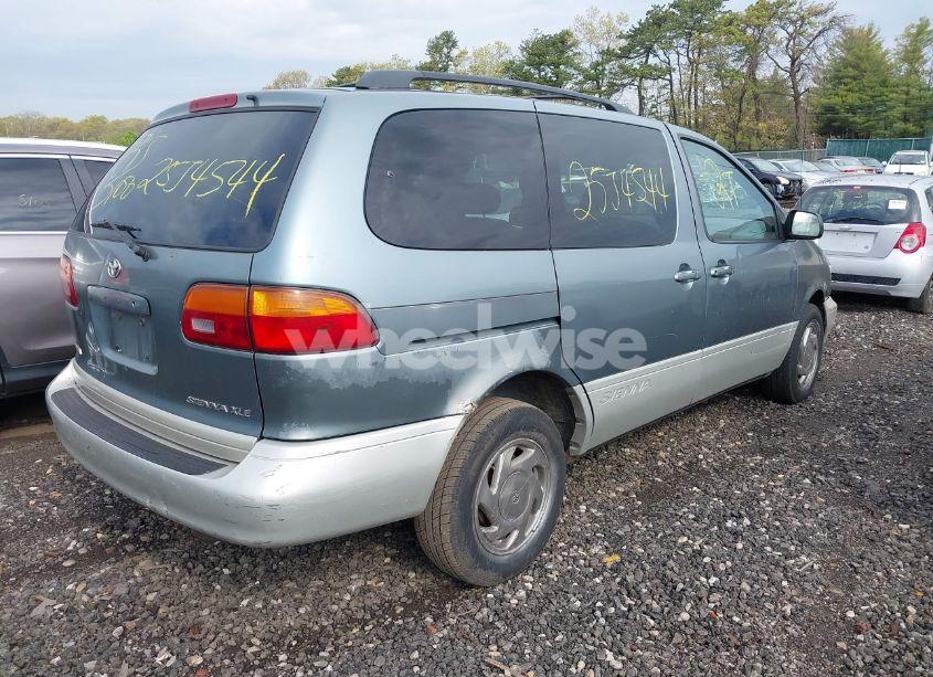 Photo 4 of 2000 Toyota Sienna XLE (VIN 4T3ZF13C6YU316494)
