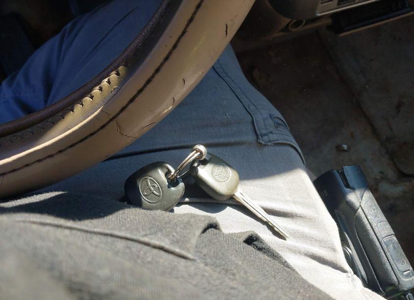 Photo 11 of 2001 Toyota Sienna XLE (VIN 4T3ZF13C71U372028)