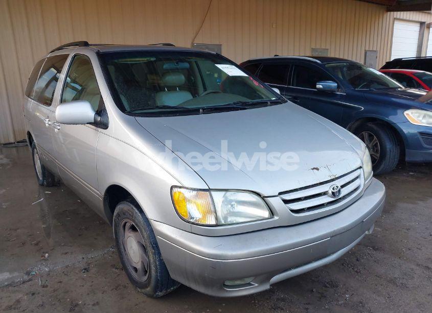 2002 Toyota Sienna XLE (VIN 4T3ZF13C72U422993) main photo