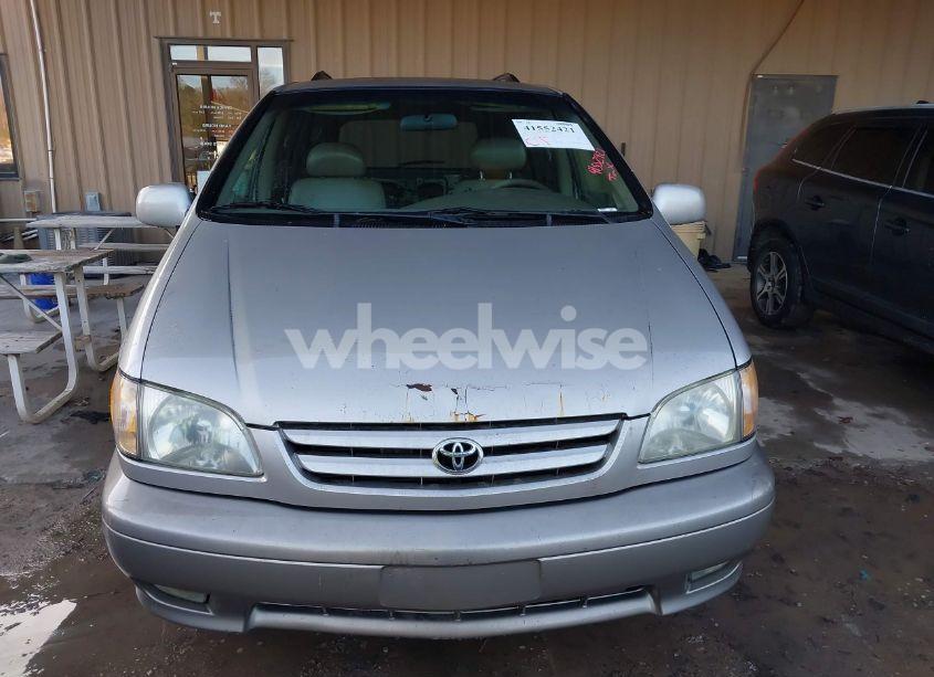 Photo 6 of 2002 Toyota Sienna XLE (VIN 4T3ZF13C72U422993)