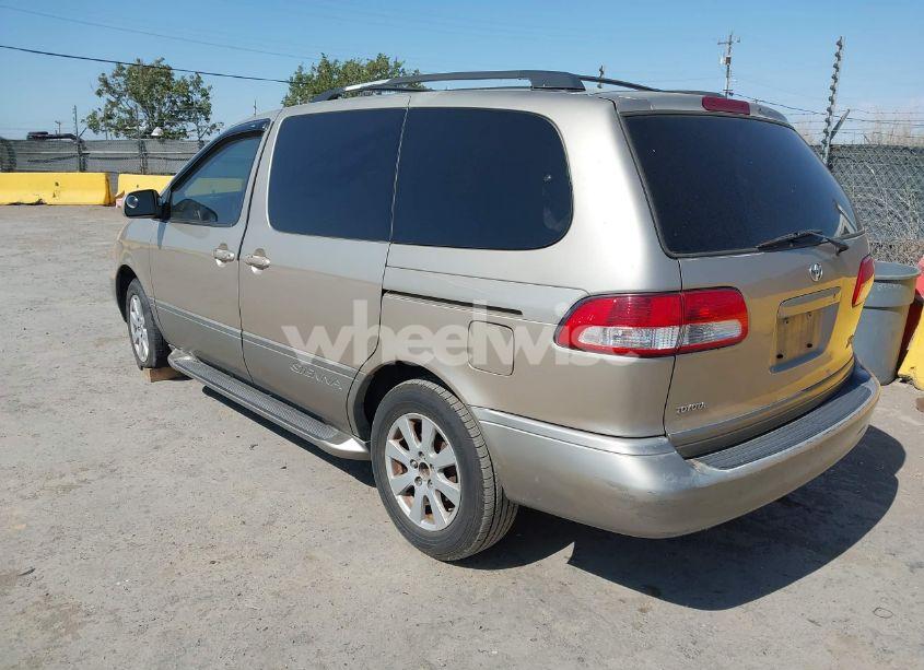 Photo 3 of 2002 Toyota Sienna LE (VIN 4T3ZF13C72U473555)