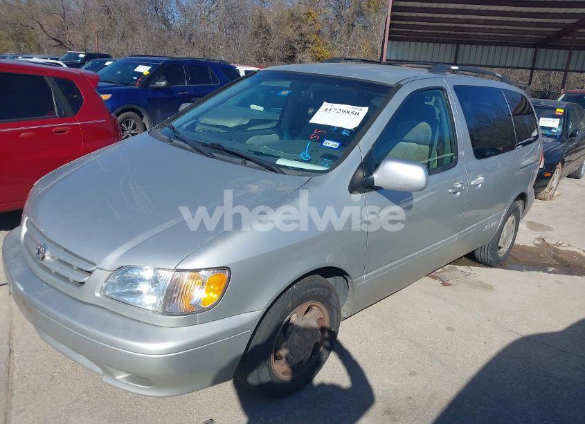 Photo 2 of 2002 Toyota Sienna LE (VIN 4T3ZF13C72U495961)