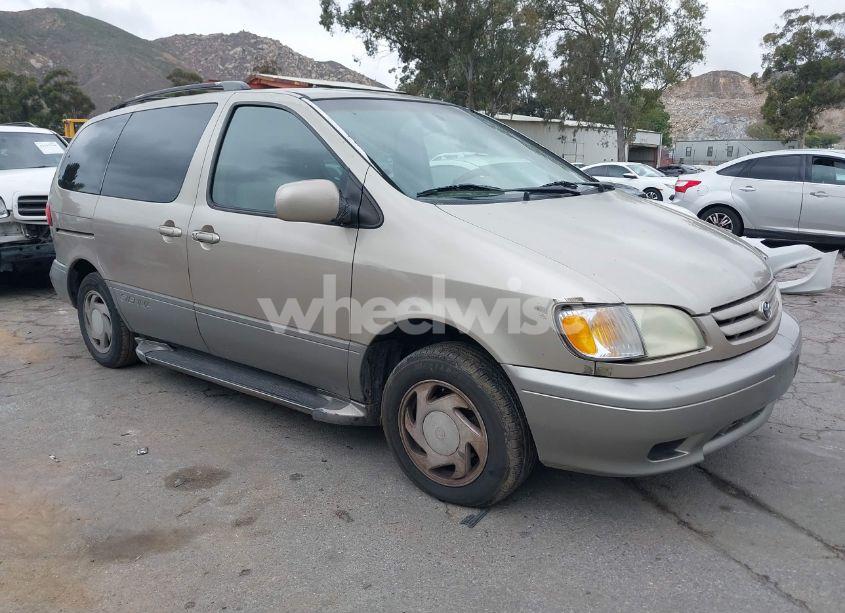 2003 Toyota Sienna LE (VIN 4T3ZF13C73U536302) main photo
