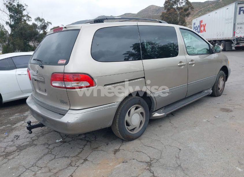 Photo 4 of 2003 Toyota Sienna LE (VIN 4T3ZF13C73U536302)