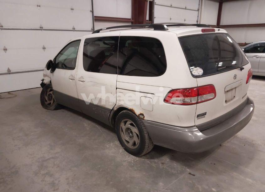 Photo 3 of 2003 Toyota Sienna XLE (VIN 4T3ZF13C73U537465)