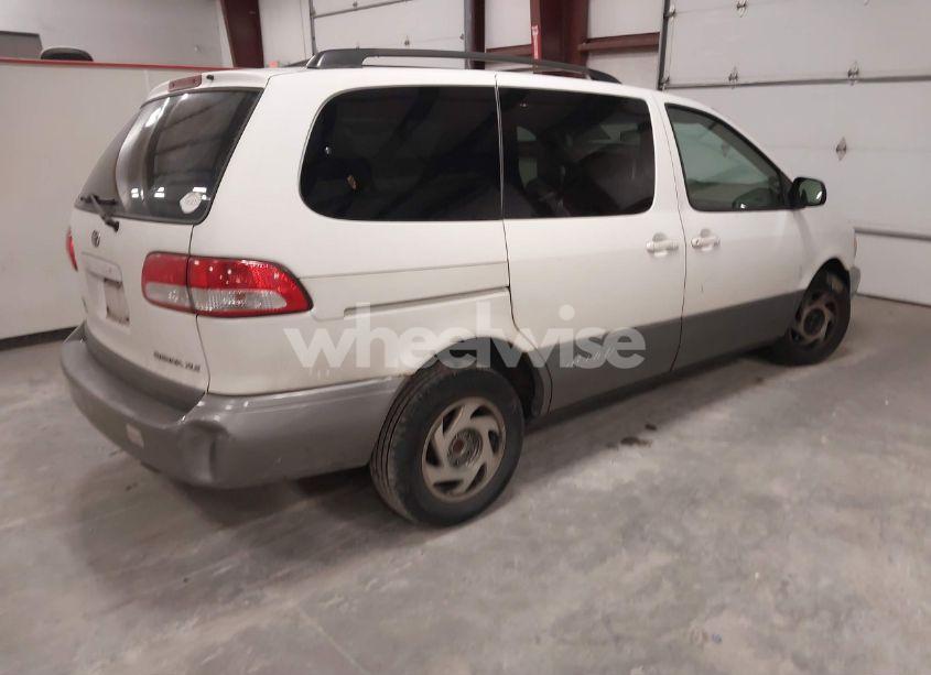 Photo 4 of 2003 Toyota Sienna XLE (VIN 4T3ZF13C73U537465)