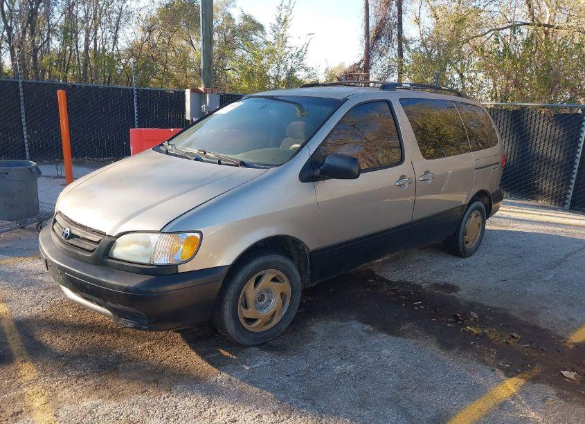 Photo 2 of 2003 Toyota Sienna LE (VIN 4T3ZF13C73U544402)