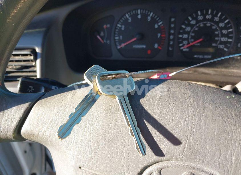 Photo 11 of 1998 Toyota Sienna LE (VIN 4T3ZF13C7WU002124)